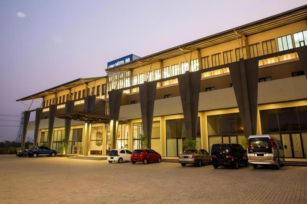 Lemo Hotel Serpong Tangerang Exterior foto