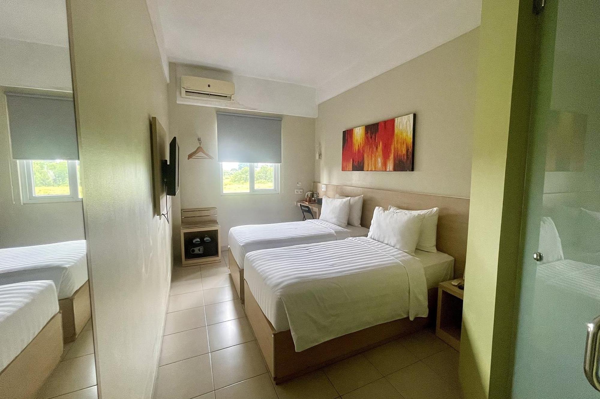 Lemo Hotel Serpong Tangerang Exterior foto
