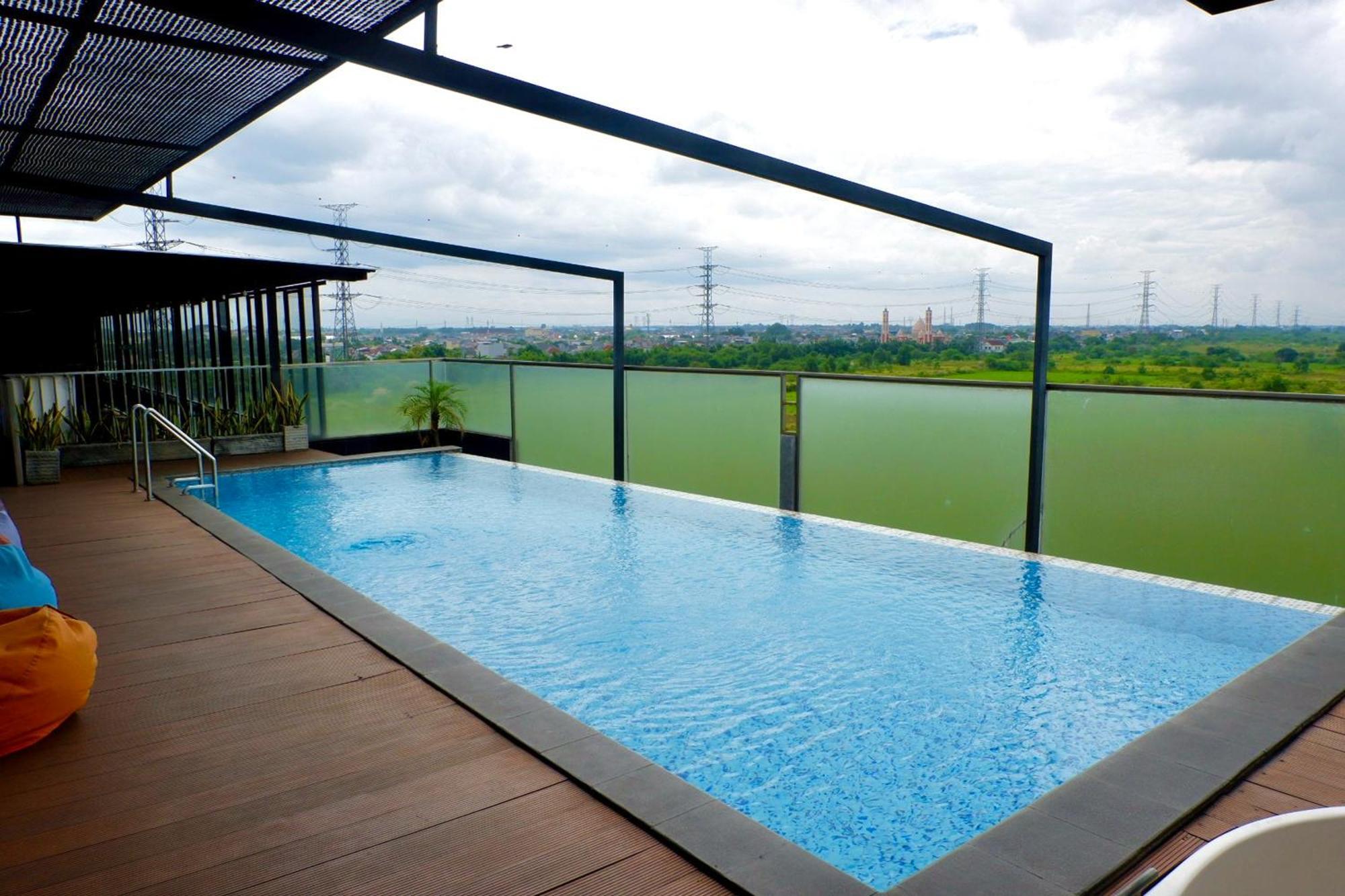 Lemo Hotel Serpong Tangerang Exterior foto