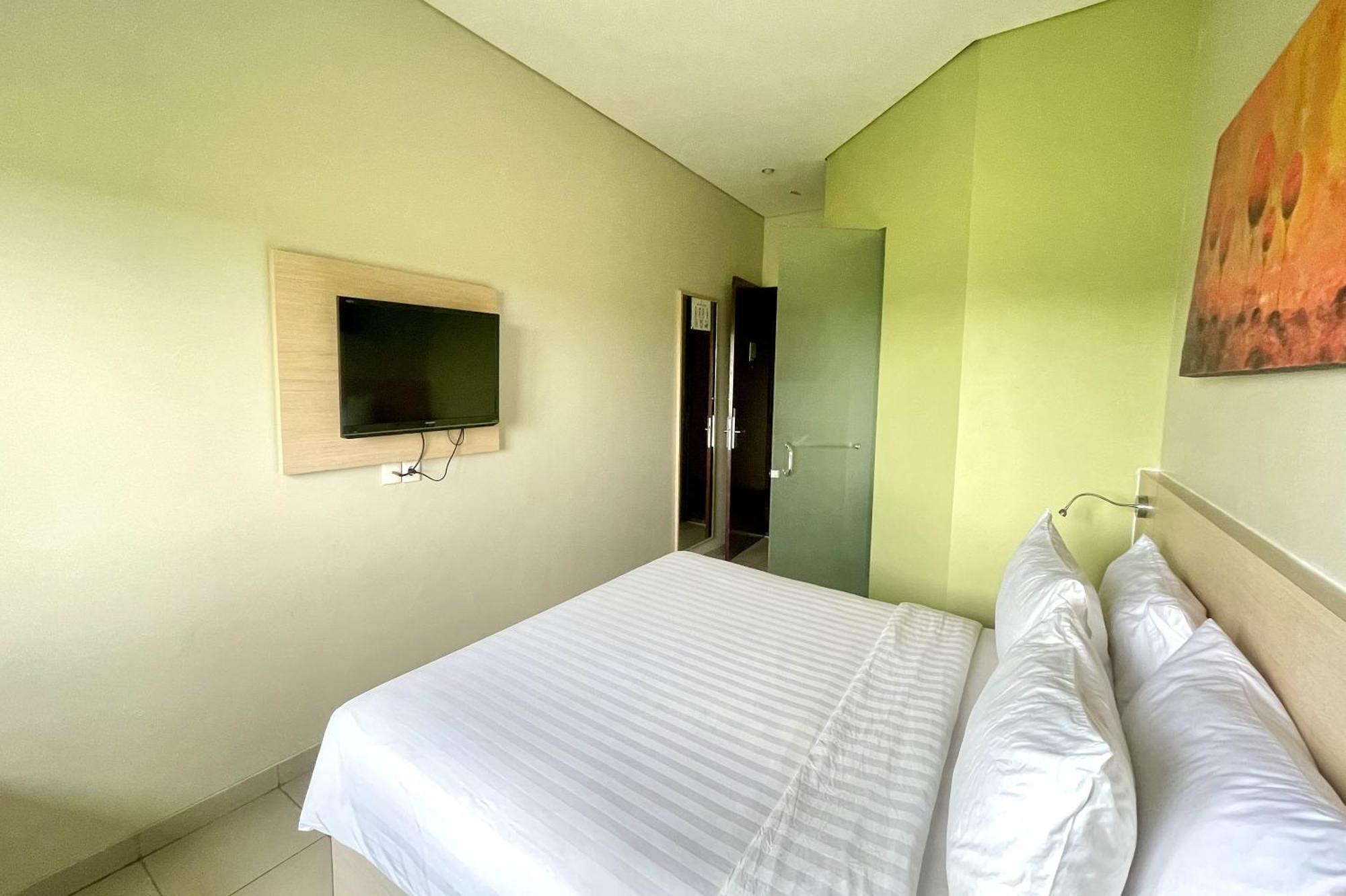 Lemo Hotel Serpong Tangerang Exterior foto